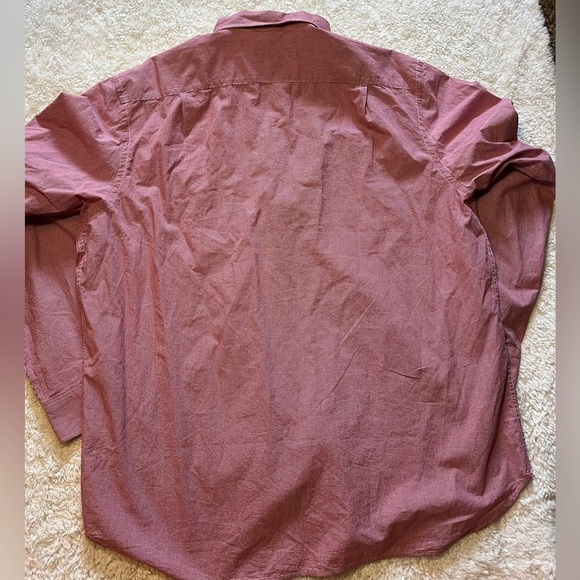 Old Navy Regular Fit Dress Shirt - Picture 3 of 4